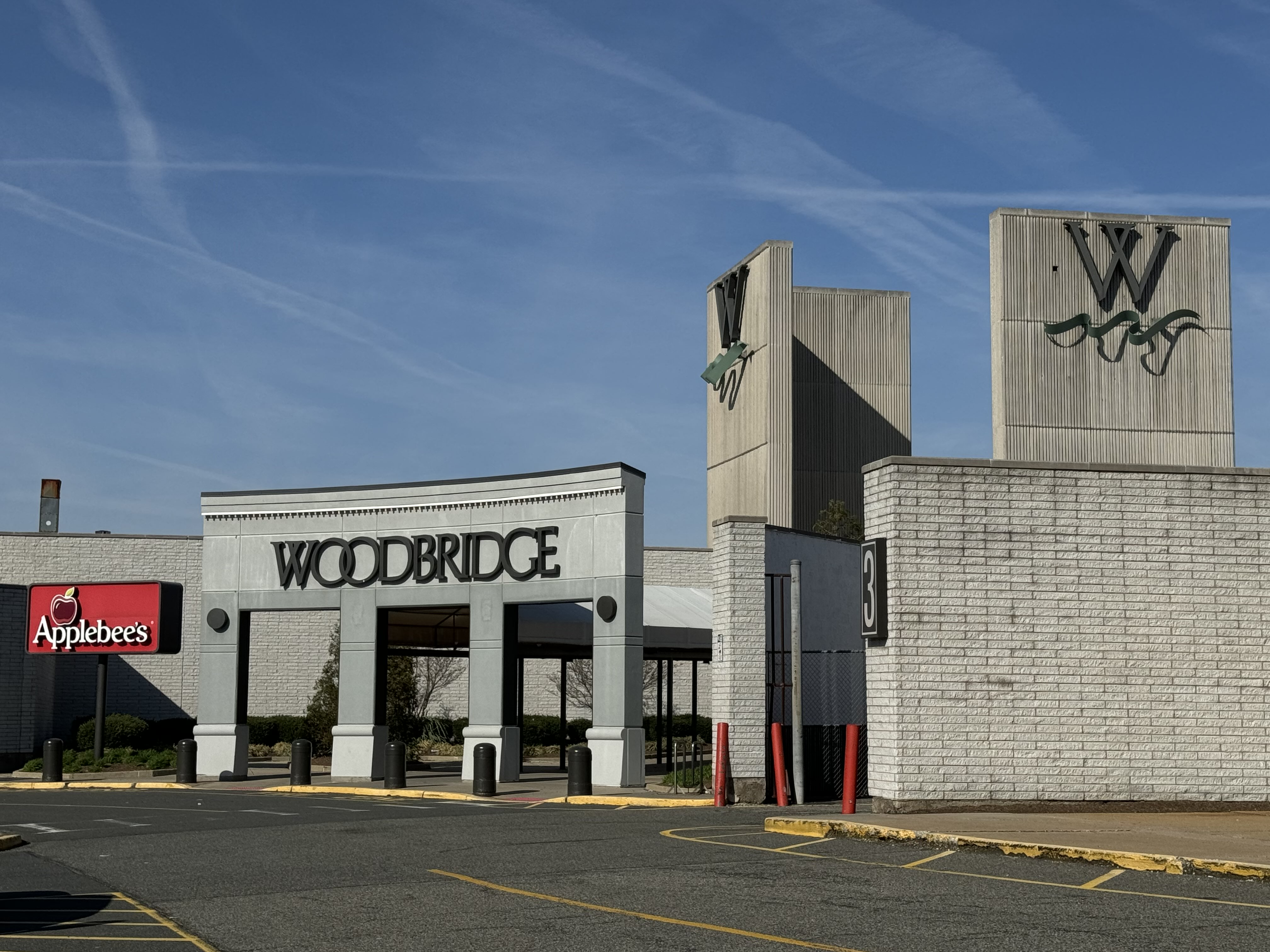 Woodbridge Center mall sold to new management
